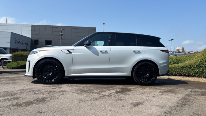 Land Rover Range Rover Sport 4.4 P635 V8 SV Ultimate Edition 5dr Auto Petrol Estate - Image 53